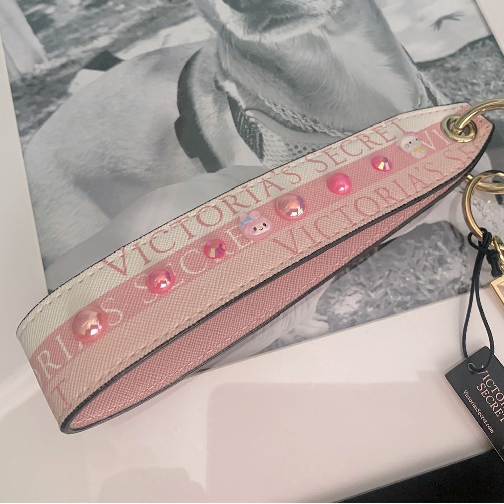 Vs wristlet keychain